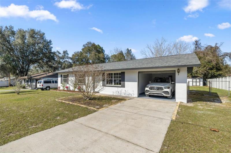 2665 NE 43RD PL, OCALA, FL 34479 Single Family Residence For Sale  MLS# U8229183 for Rent