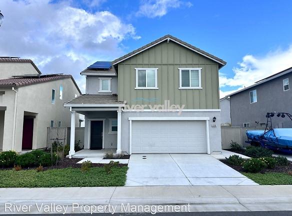 9088 Farmstead Cir - Roseville, CA 95747 - Home For Rent