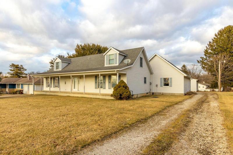390 W COLUMBUS ST, Lithopolis, OH 43136 Single Family Residence For Sale  MLS# 224004448 for Rent