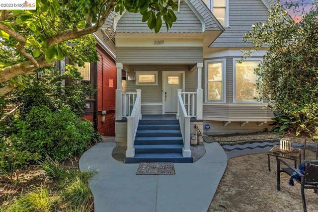 2207 E 21St St, Oakland CA 94606 for Sale