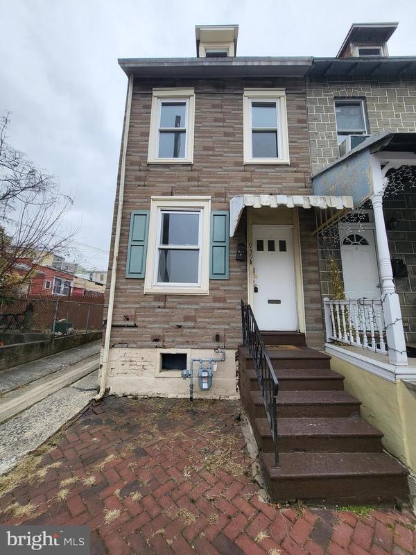 939 Locust Street, Reading, PA 19604 for Sale