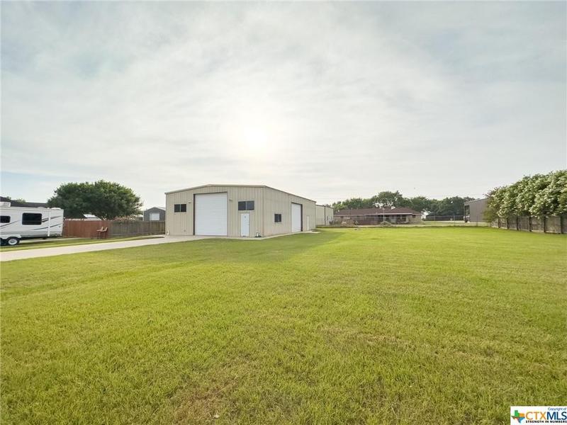 207 Park Lane, Victoria, TX 77904 for Sale