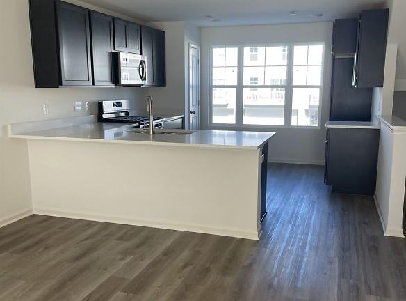 8693 Orchid Dr - Saint John, IN 46373 - Home For Rent