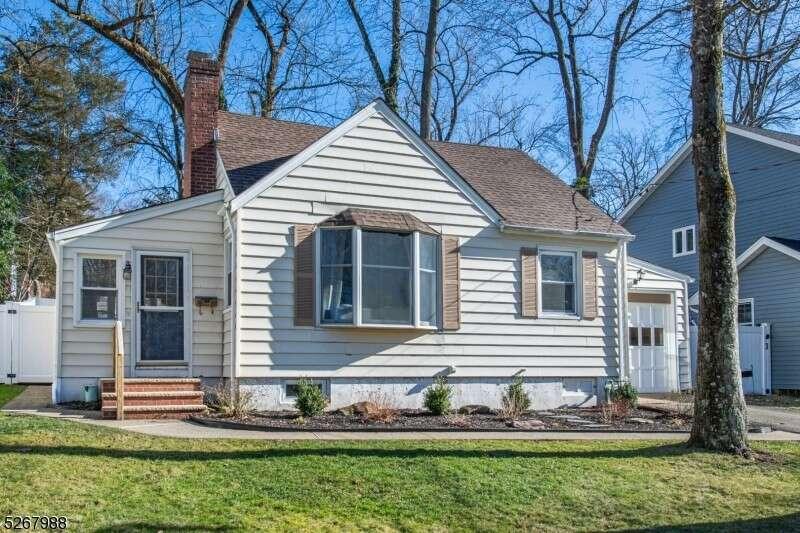 5 Laurel Dr, Wayne, NJ 07470  623838691 for Sale