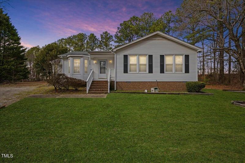 2008 RED OAK LN, Clayton, NC 27520 Single Family Residence For Sale  MLS# 10009309