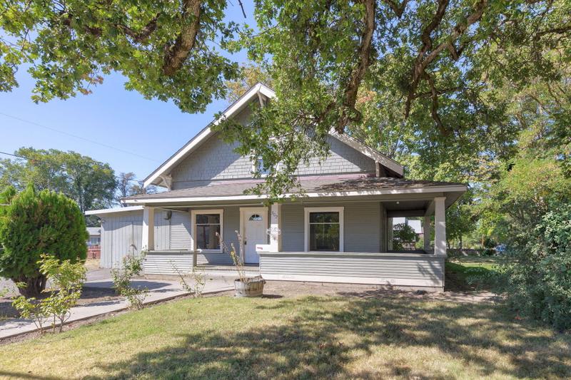 302 SW Pine Street, Grants Pass OR 97526 for Sale