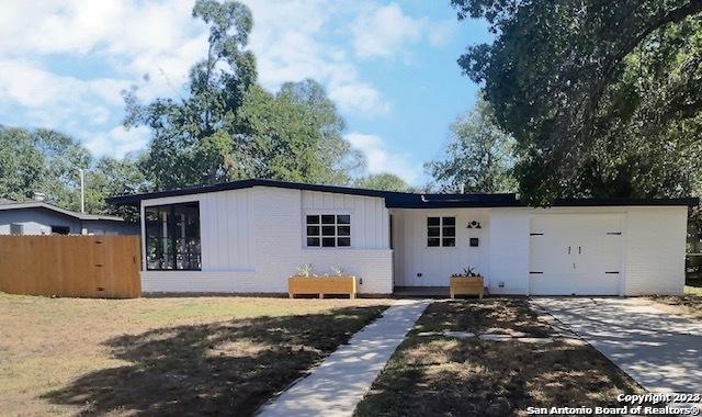 338 Brettonwood Drive, San Antonio, TX 78218 for Sale
