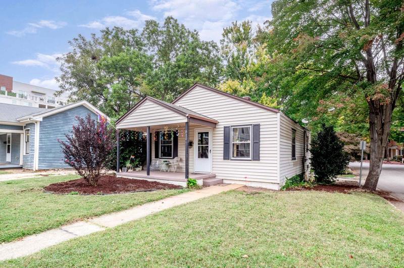 810 Brooklyn St, Raleigh, NC 27605 - MLS 2538412 for Sale