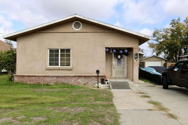 2042 Gaither Street, Selma, CA 93662  612231227 for Sale