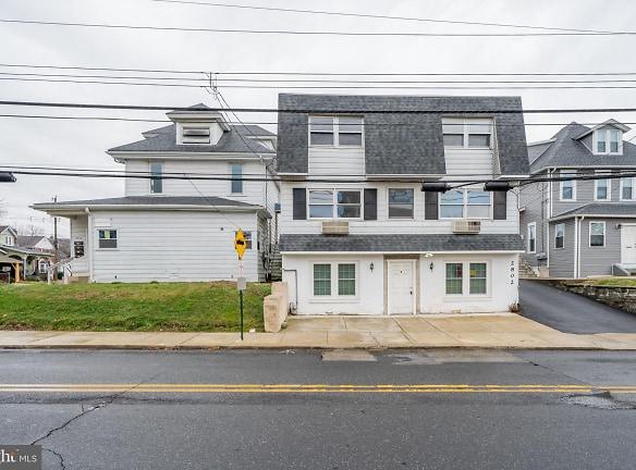 2800 Edgmont Ave - Brookhaven, PA 19015 - Home For Rent