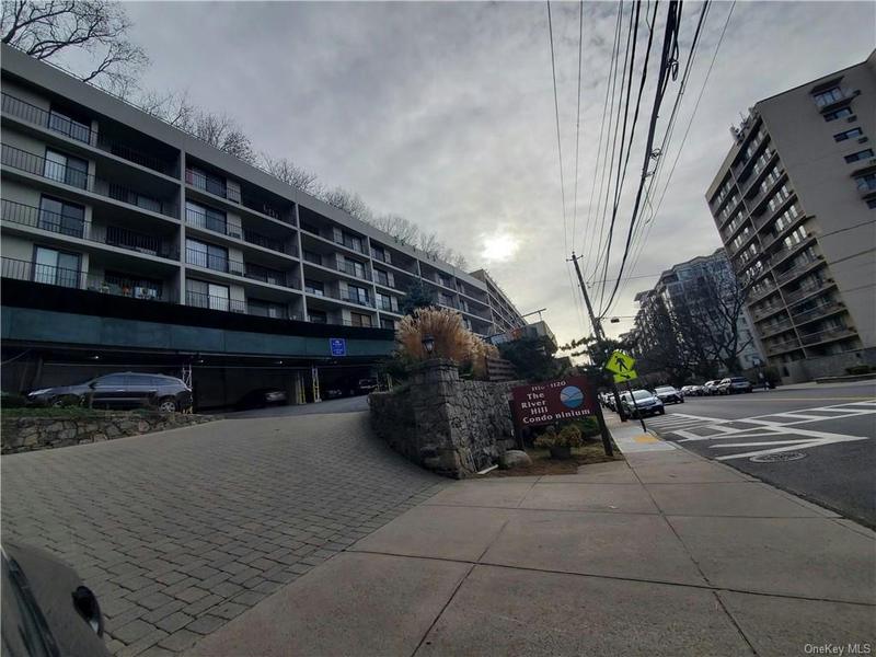 1116 WARBURTON AVE # 3D, Yonkers, NY 10701 Condominium For Sale  MLS# H6281532