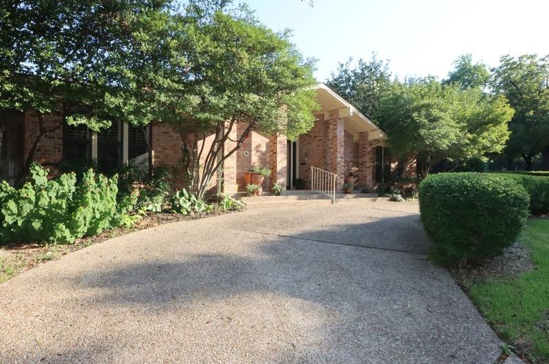 5421 Benbridge Dr, Fort Worth, TX 76107 - MLS 20389812 for Sale