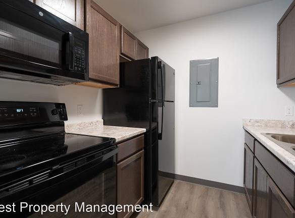 3635 12th Ave SW - Cedar Rapids, IA 52404 - Home For Rent