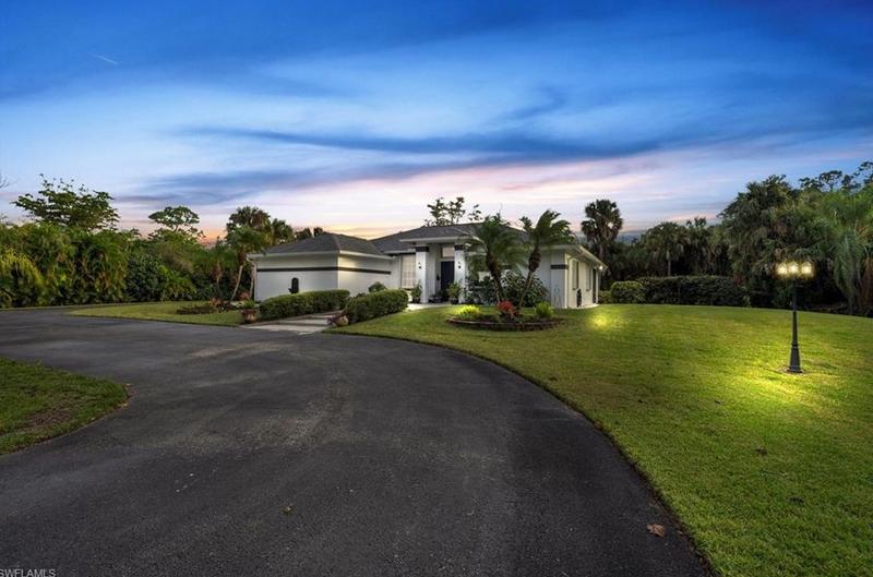 520 16th Ave NW, Naples, FL 34120 - MLS 223084098 for Sale