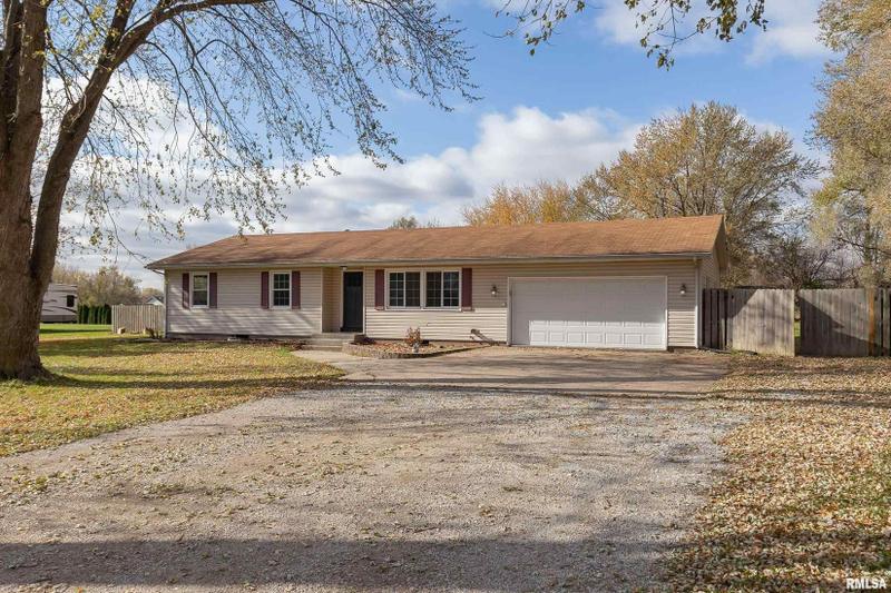 Blue Grass, Scott County, IA House for sale Property ID: 418507095