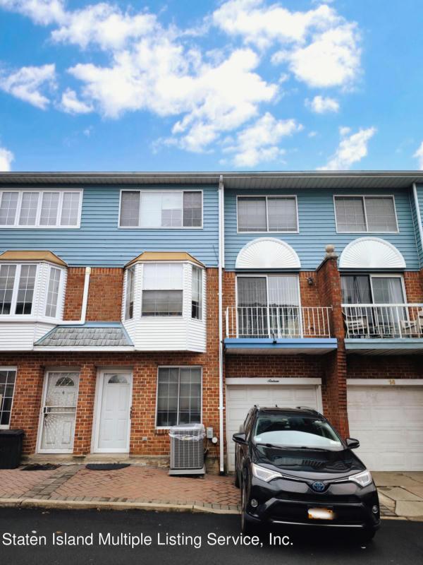 16 TERI CT, Staten Island, NY 10314 Townhouse For Sale  MLS# 2400546