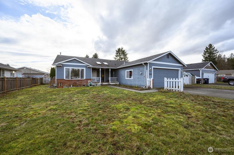 1913 Main St, Lynden, WA 98264 - MLS 2198229 for Sale