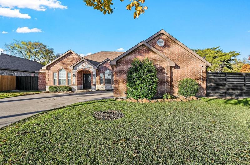 745 Bayport Dr, Lancaster, TX 75134 - MLS 20490493 for Sale