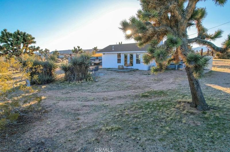 3567 Condalia Ave, Yucca Valley, CA 92284 - MLS JT24030101 for Sale