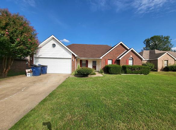 7104 Olive Ridge Dr - Olive Branch, MS 38654 - Home For Rent