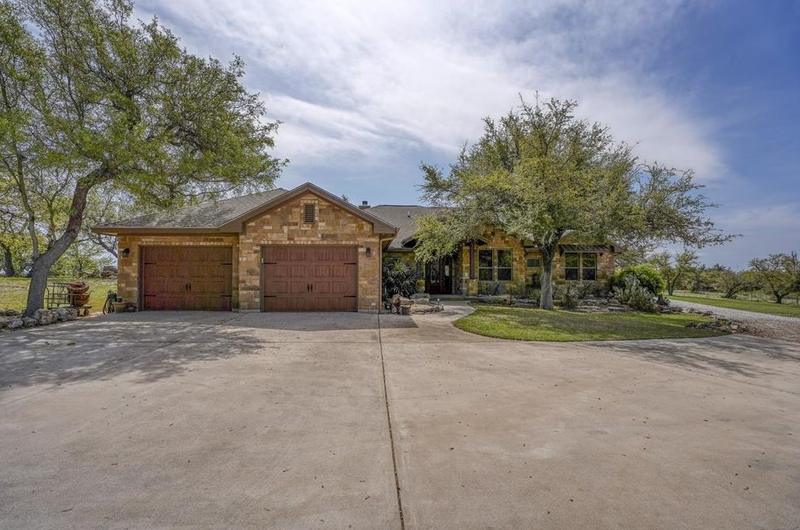 101 Crooked Oak Ln, Round Mountain, TX 78663 - MLS 8513893 for Sale