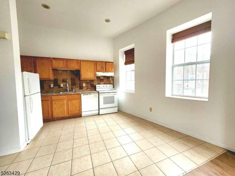 360 Chambers St, Phillipsburg, NJ 08865  618666948 for Rent