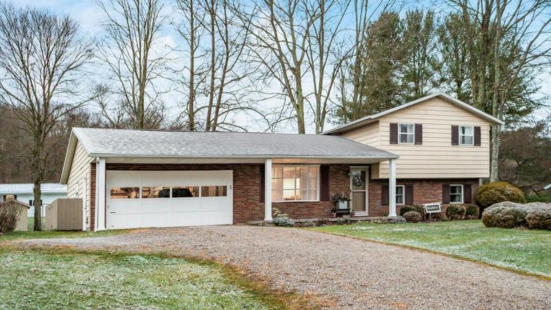 7985 BLACKRUN RD, Nashport, OH 43830 Single Family Residence For Sale  MLS# 223040320 for Rent