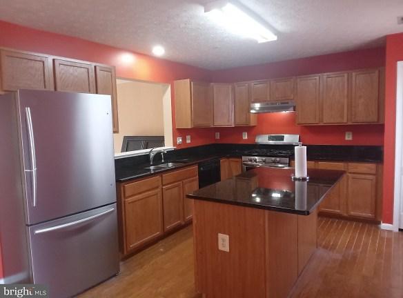 16332 Elkhorn Ln - Bowie, MD 20716 - Home For Rent