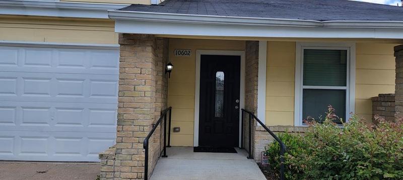 10602 Chapel Hill Dr, Houston, TX 77099 for Sale