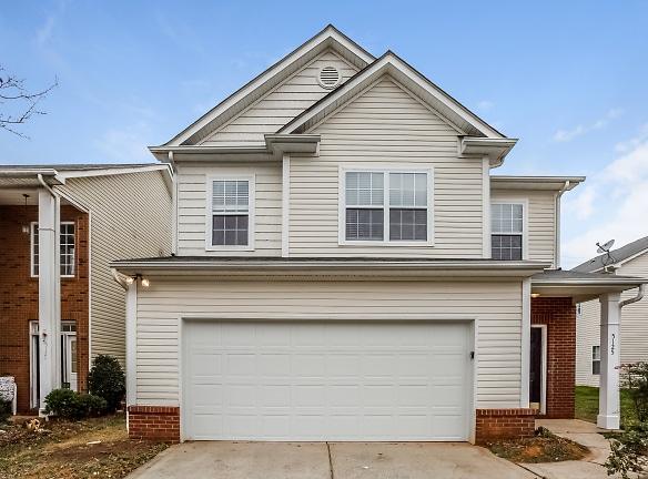 5125 Livermore Ln - Charlotte, NC 28227 - Home For Rent