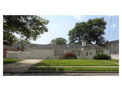 Beverly Pl for Sale