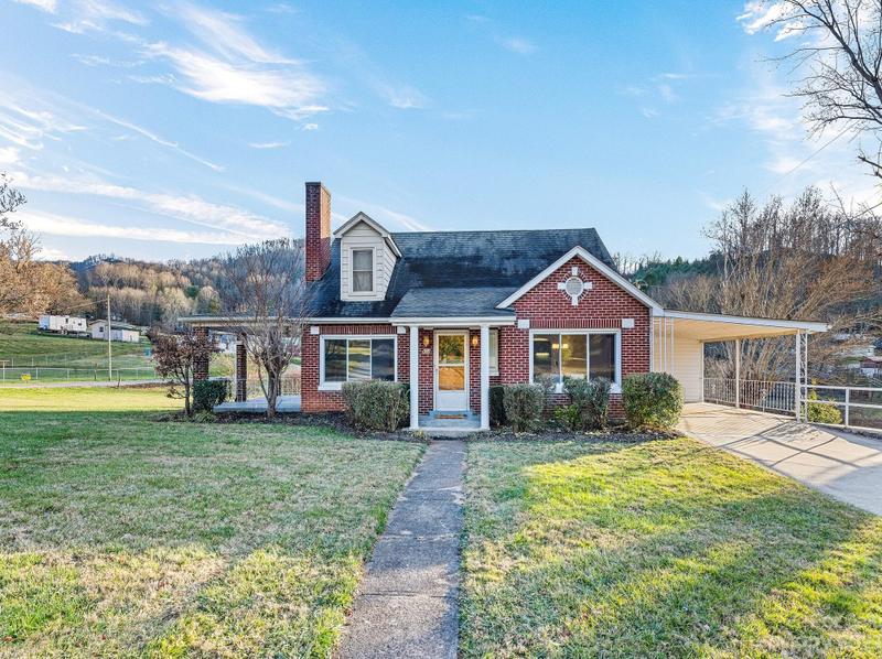 654 Ratcliff Cove Rd, Waynesville, NC 28786 - MLS 4094409 for Sale
