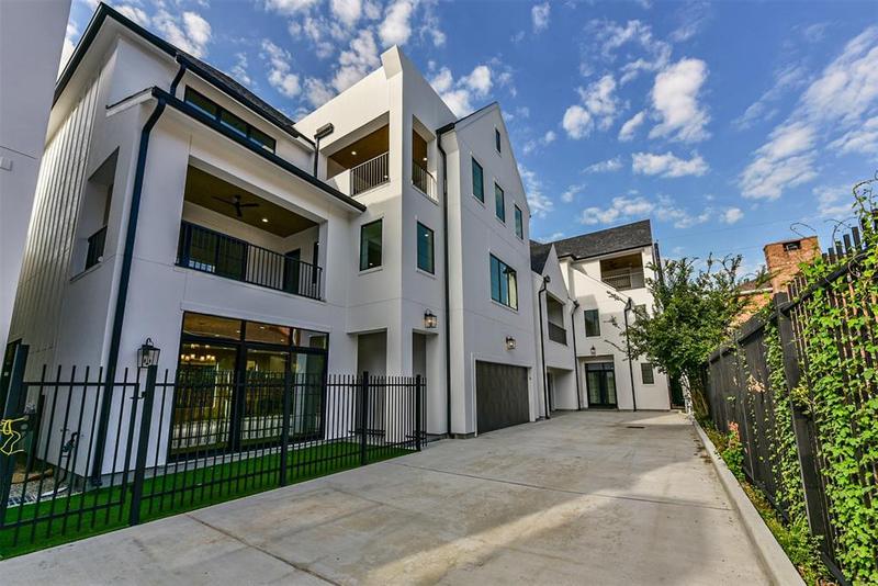 1428 Nantucket Drive, Unit B, Houston, TX 77057 for Sale
