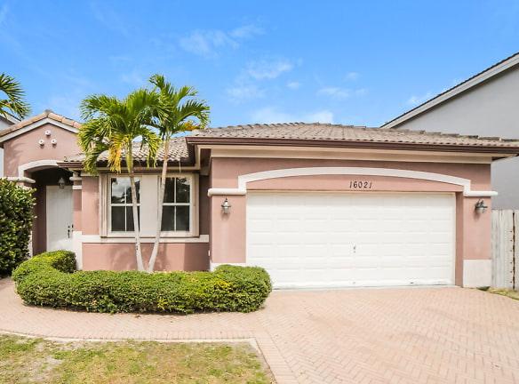 16021 SW 43rd Ter - Miami, FL 33185 - Home For Rent