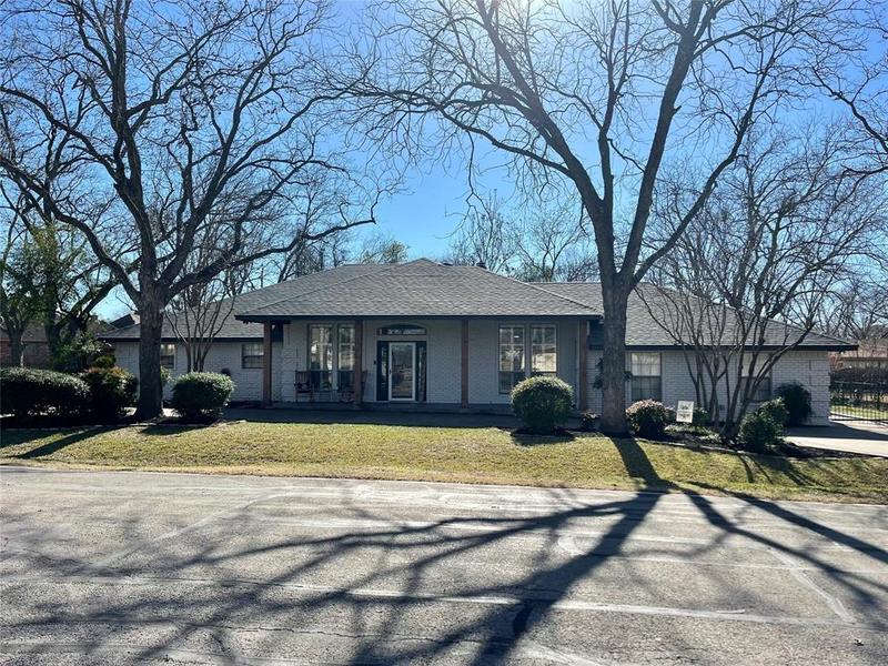 6205 Joseph Dr, Granbury, TX 76049 for Sale