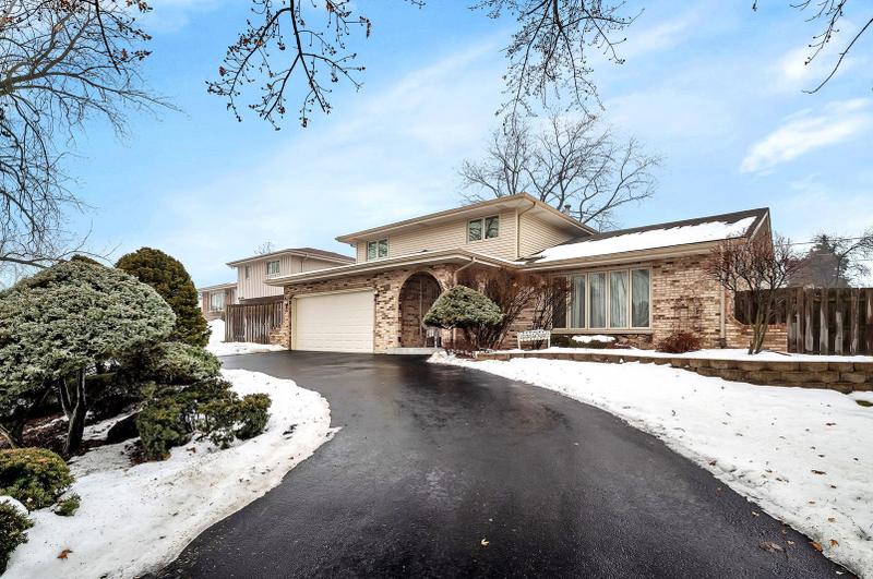 8864 W 98th Pl, Palos Hills, IL 60465 - MLS 11967403 for Sale