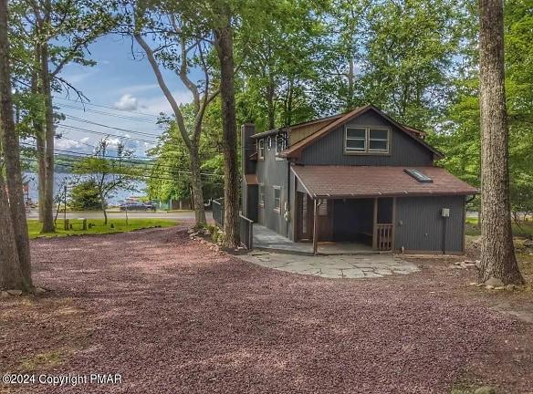 78 Wood St - Lake Harmony, PA 18624 - Home For Rent