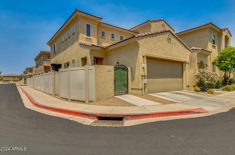 1367 S Country Club Dr #1069, Mesa, AZ 85210 - MLS 6650496 for Rent