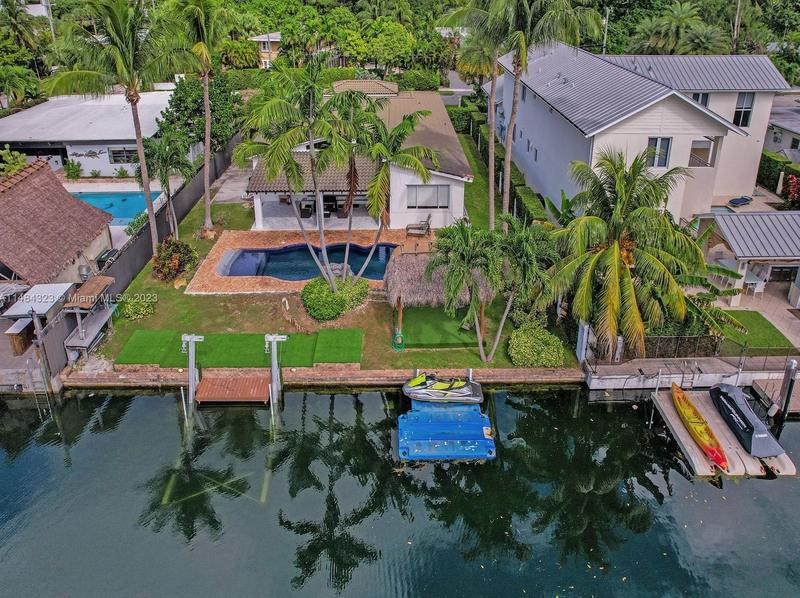 1860 NE 124th St, North Miami, FL 33181 - MLS A11484323 for Sale