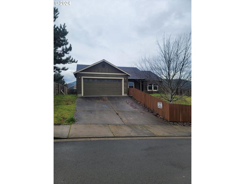 956 ROLLING HILLS RD, Roseburg OR 97470 for Sale