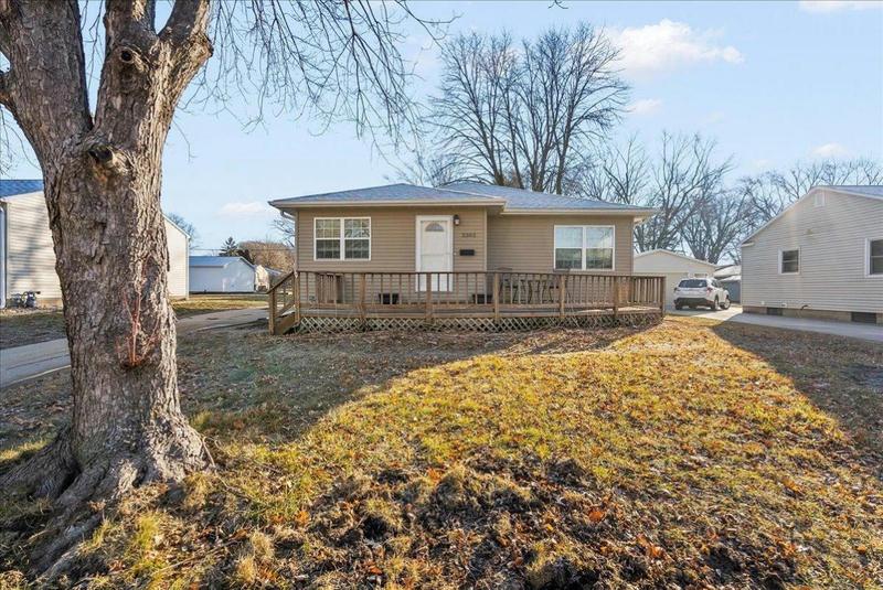 2302 VICTORY DR, Cedar Falls, IA 50613 Single Family Residence For Sale  MLS# 20240455