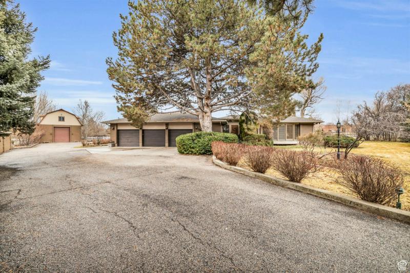 2537 W HORSESHOE CIR, South Jordan, UT 84095 Single Family Residence For Sale  MLS# 1980980