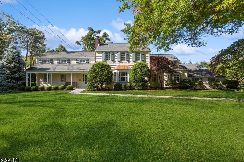 32 Oak Hills Rd, Edison Twp. NJ 08820 - MLS 3868510 for Sale
