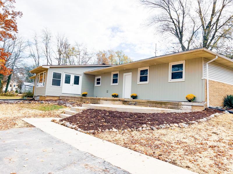 204 North 1st Street, Wolcottville, IN 46795 for Sale