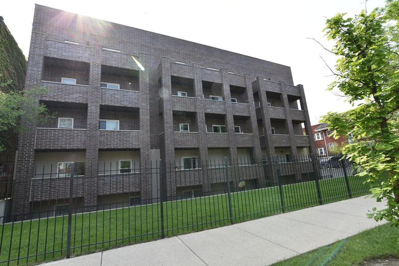 4520-402  4520 N Beacon for Sale