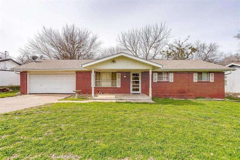 207 Case Street, Weatherford, TX 76086  625121113 for Sale
