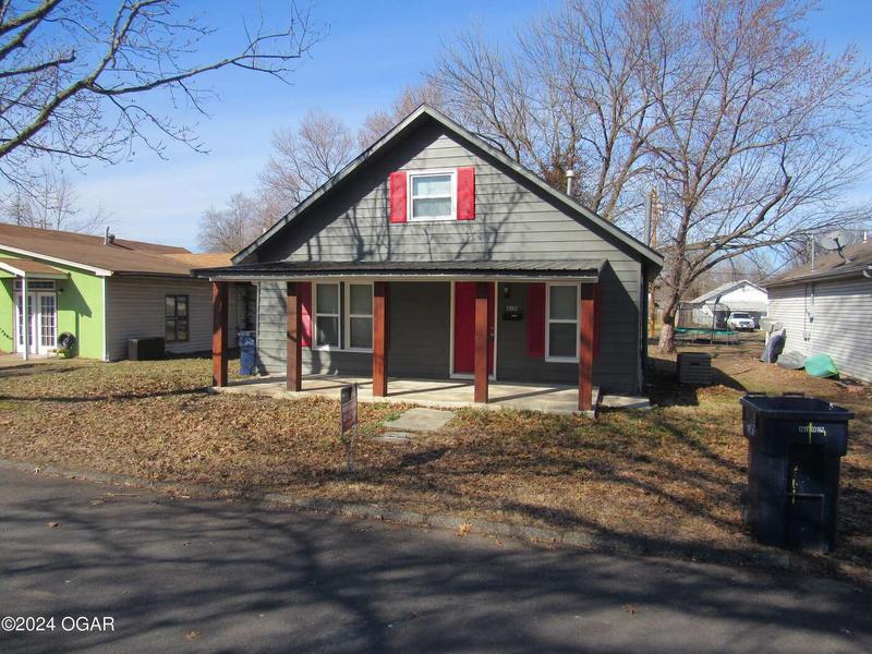 819 W 13th, Webb City, MO 64870  624825711 for Sale