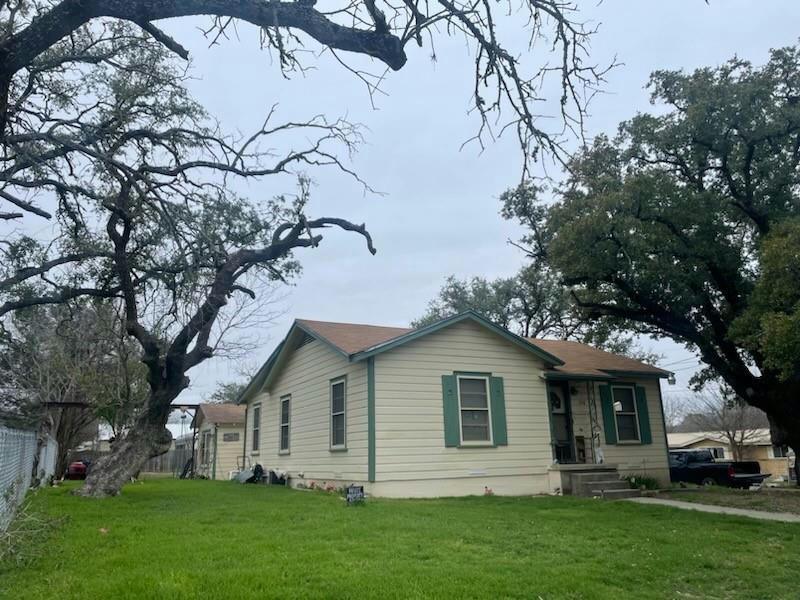 308 N HOWE ST, Lampasas, TX 76550 Single Family Residence For Sale  MLS# 5301489