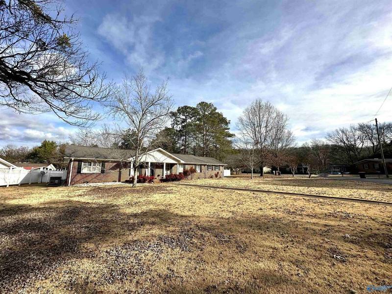 105 Meadowview Circle, Gadsden, AL 35901  620826159 for Sale