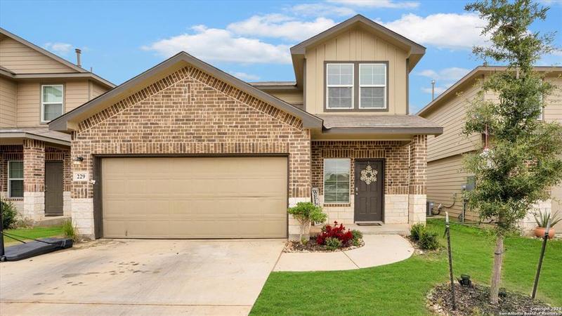 229 MIDDLE GREEN LOOP, Floresville, TX 78114 for Sale